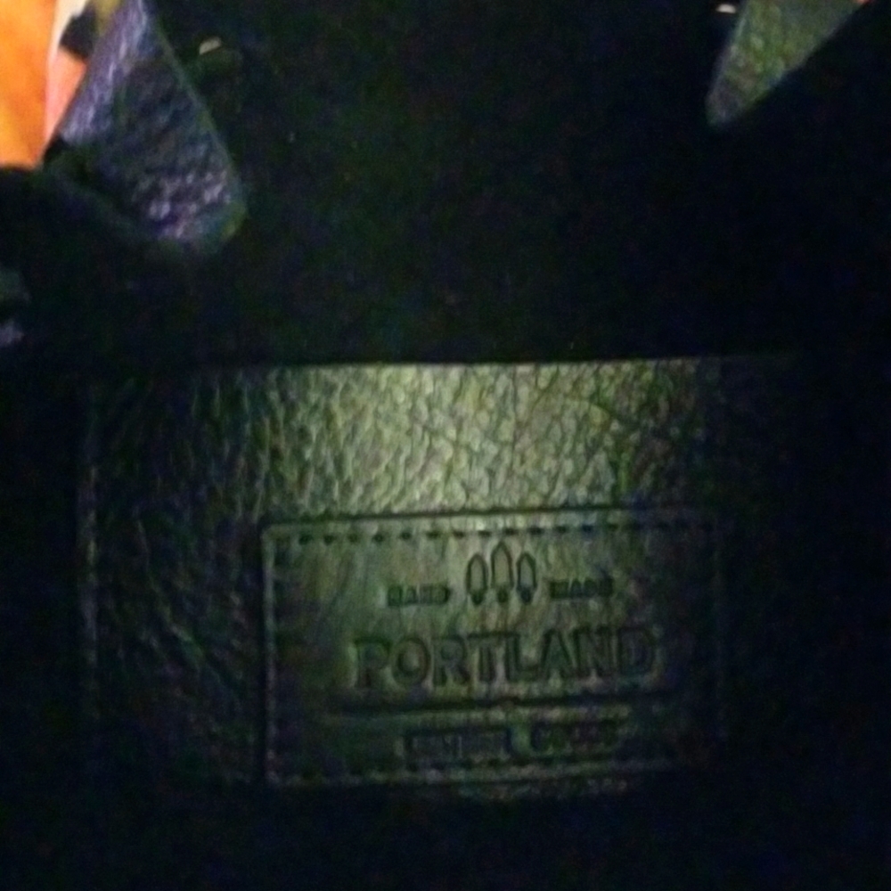 Portland leather drawstring bag